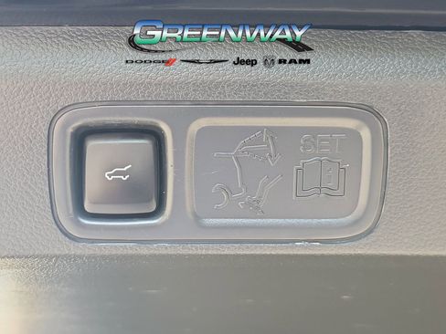 Used 2022 Ford Expedition Max Limited image 7