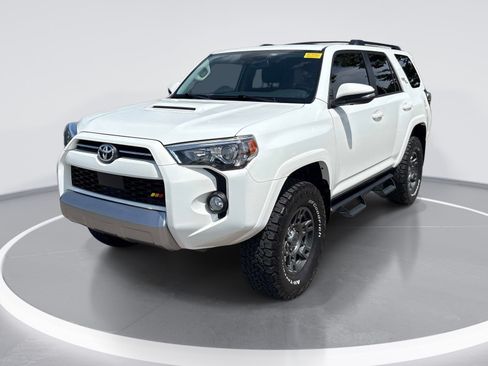 Used 2020 Toyota 4Runner TRD Off-Road Premium w/ Moonroof Package AWD/4WD image 3