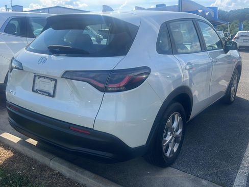 Used 2024 Honda HR-V LX image 4