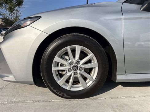 Used 2025 Toyota Camry LE image 4
