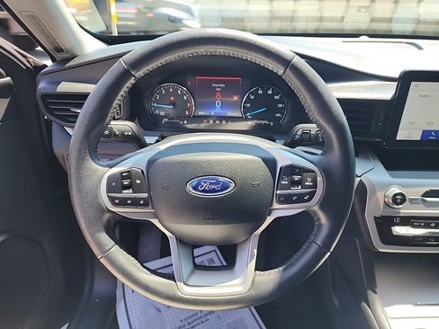Used 2021 Ford Explorer XLT AWD/4WD image 18