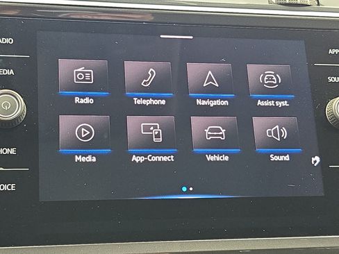 Used 2023 Volkswagen Tiguan SE w/ Panoramic Sunroof Package FWD image 21
