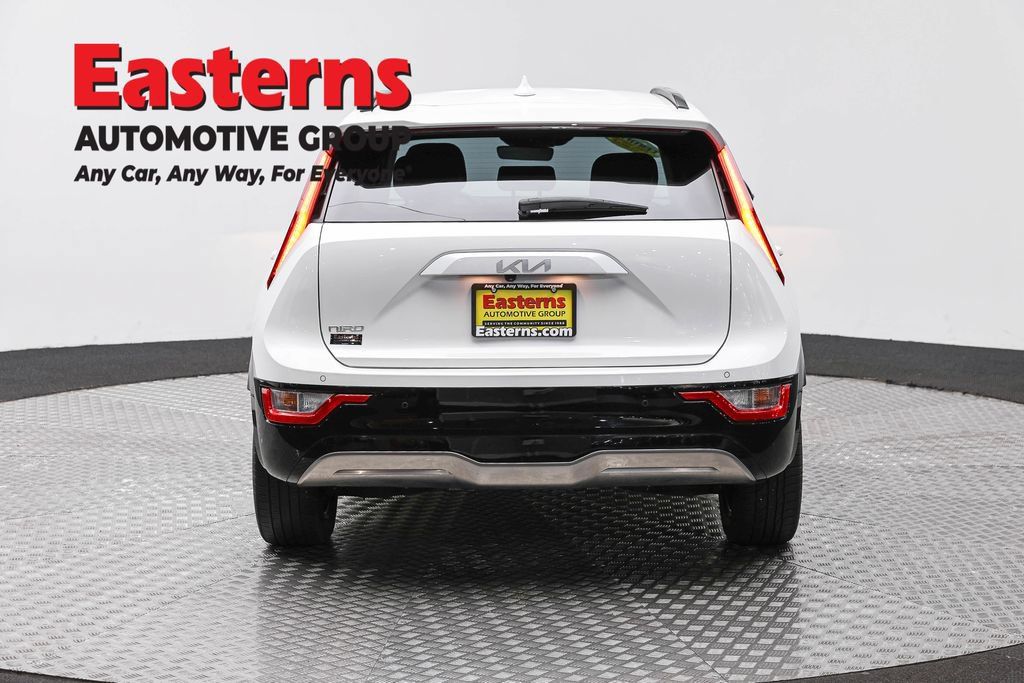 Used 2023 Kia Niro Wind w/ Wind Preserve Package FWD image 8