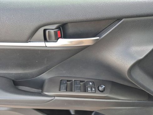 Used 2023 Toyota Camry LE image 7