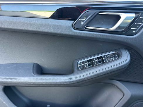 Used 2025 Porsche Macan S image 12