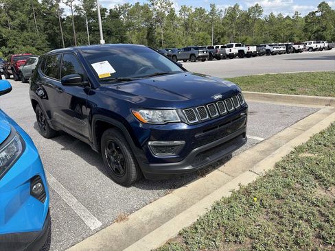Used 2017 Jeep Compass Sport FWD image 2