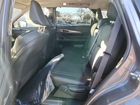 New 2026 INFINITI QX60 Luxe image 11