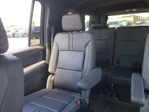 Used 2024 Chevrolet Suburban RST w/ Luxury Package RWD image 12