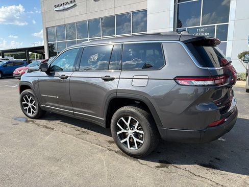 Used 2025 Jeep Grand Cherokee L Limited AWD/4WD image 6