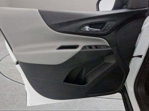 Certified 2021 Chevrolet Equinox LS image 12
