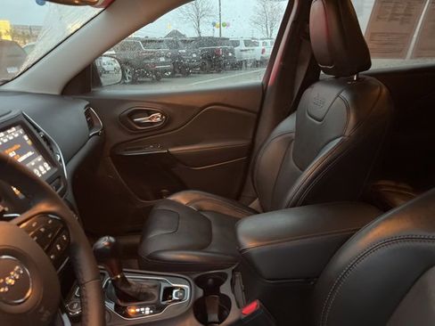 Used 2023 Jeep Cherokee Altitude Lux image 10