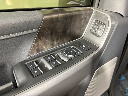 Used 2026 Ford F250 Lariat w/ Black Appearance Package image 13