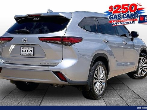 Used 2023 Toyota Highlander Platinum AWD/4WD image 13