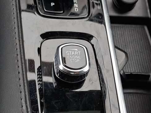 Certified 2024 Volvo XC90 B5 Core w/ Climate Package image 27