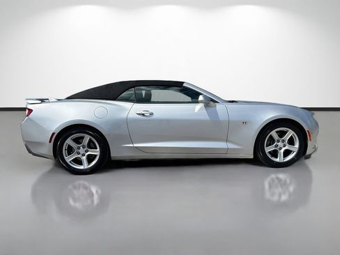 Used 2018 Chevrolet Camaro LT RWD image 2