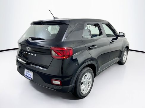 Used 2023 Hyundai Venue SE image 5