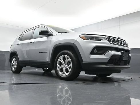 Used 2024 Jeep Compass Latitude AWD/4WD image 24