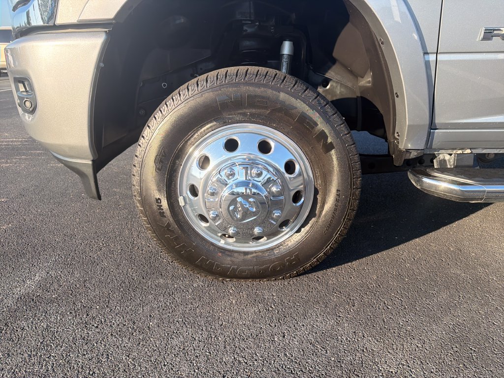 Used 2022 RAM 3500 Limited AWD/4WD image 9