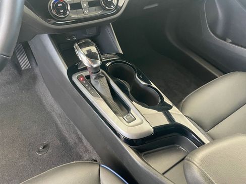 Used 2025 Buick Envista Sport Touring image 39