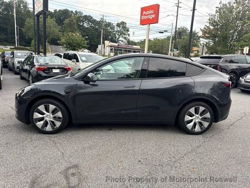 Used 2024 Tesla Model Y 2WD image 6