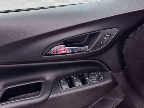 Used 2019 Chevrolet Equinox LT image 15