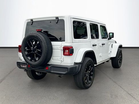 Certified 2025 Jeep Wrangler Unlimited Sahara w/ Safety Group AWD/4WD image 7