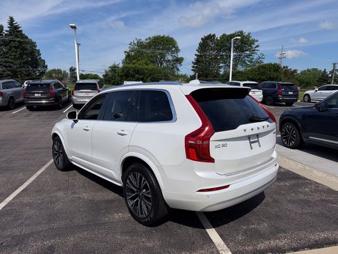 Used 2022 Volvo XC90 T6 Momentum w/ Advanced Package AWD/4WD image 5