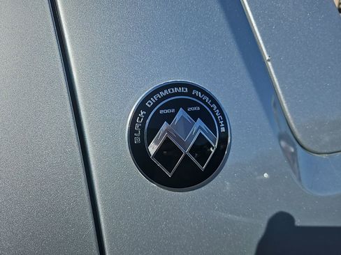 Used 2013 Chevrolet Avalanche LTZ image 8