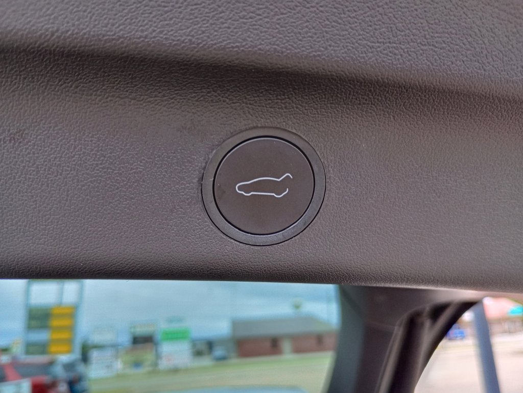 Used 2026 Tesla Model Y Long Range RWD image 30