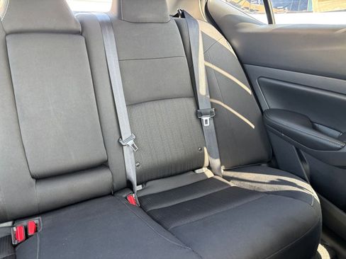 Used 2025 Nissan Altima 2.5 SV FWD image 37