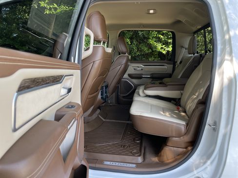 Used 2020 RAM 1500 Laramie AWD/4WD image 29