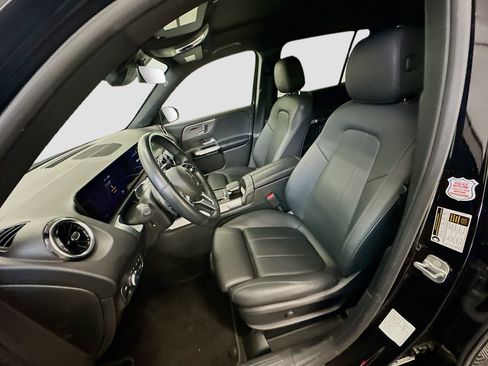 Used 2023 Mercedes-Benz GLB 250 4MATIC image 13