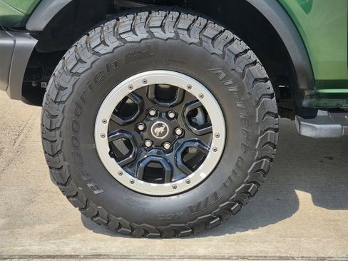 Used 2023 Ford Bronco Badlands image 10