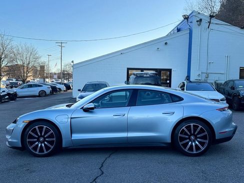 Used 2021 Porsche Taycan image 3