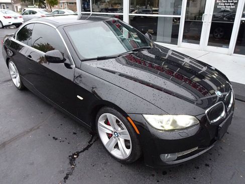 Used 2010 BMW 335i Convertible image 11