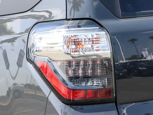 Used 2024 Toyota 4Runner TRD Off-Road Premium w/ Off Road Premium Plus Package AWD/4WD image 11