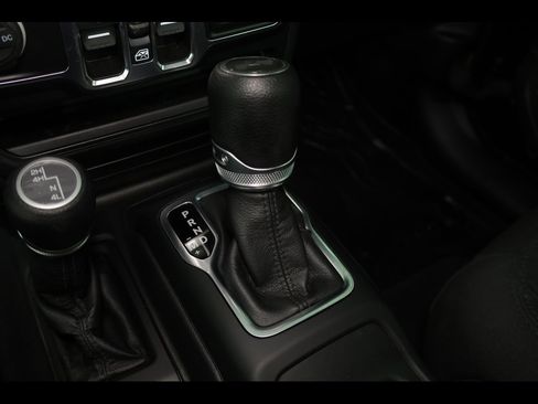 Used 2021 Jeep Wrangler Unlimited Willys image 24