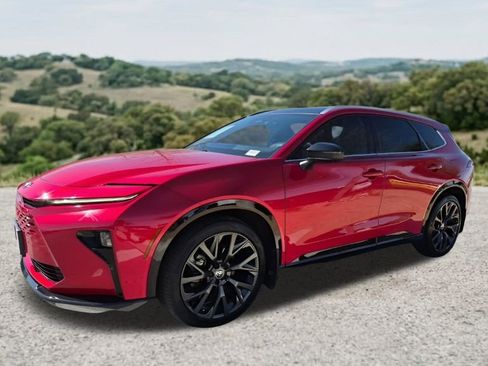 Used 2025 Toyota Crown Signia w/ Advanced Technology Package AWD/4WD image 3