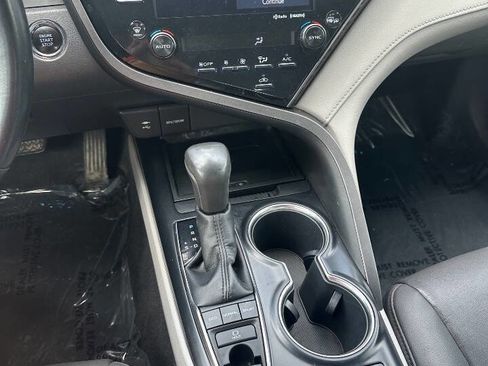 Used 2019 Toyota Camry XLE w/ Carpet Mat Package FWD image 14