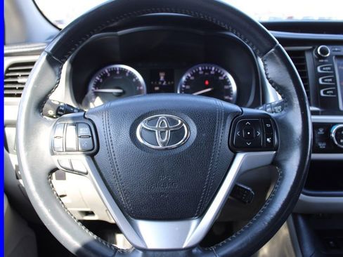Used 2016 Toyota Highlander XLE AWD/4WD image 33