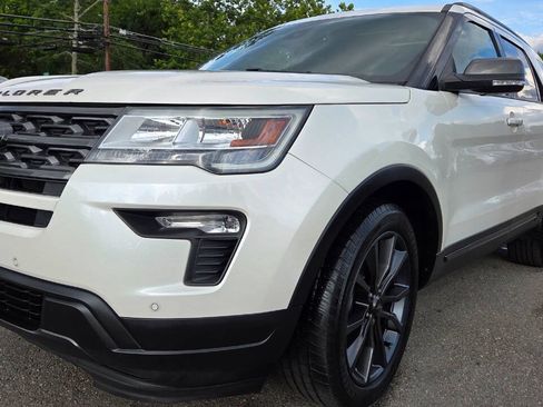 Used 2019 Ford Explorer XLT w/ Equipment Group 202A AWD/4WD image 6