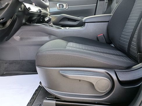 New 2026 Kia Sorento LX image 18