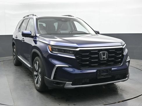 Used 2023 Honda Pilot Elite image 6