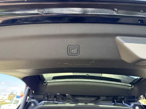 Used 2025 Chevrolet Suburban Premier image 13