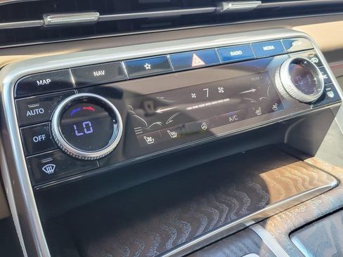 Used 2022 Genesis GV80 2.5T w/ Prestige Package 04 image 17