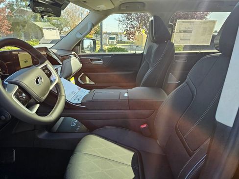New 2025 INFINITI QX80 Sensory image 25