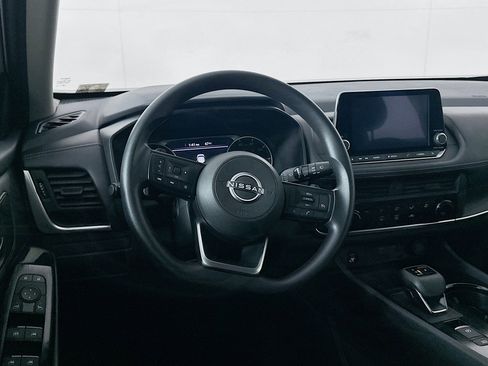 Used 2024 Nissan Rogue S image 18