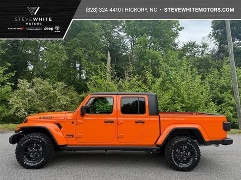 New 2025 Jeep Gladiator Sport image 1