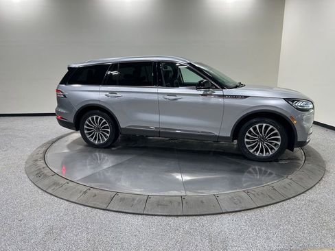 Used 2020 Lincoln Aviator Reserve w/ Elements Package Plus image 5