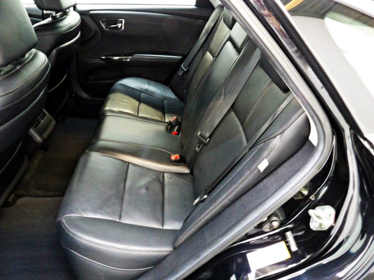 Used 2016 Toyota Avalon XLE Premium FWD image 10